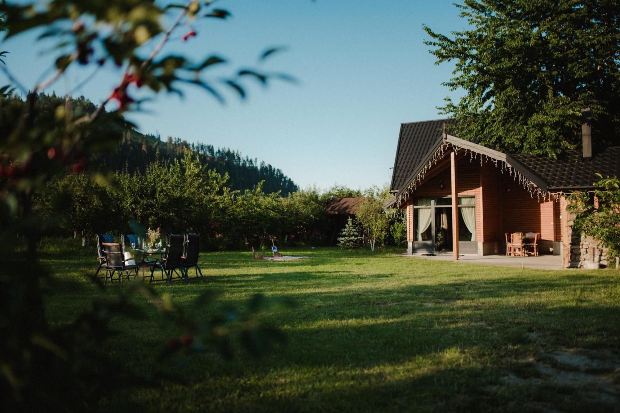 Moonlake Chalet Gainesti 外观 照片