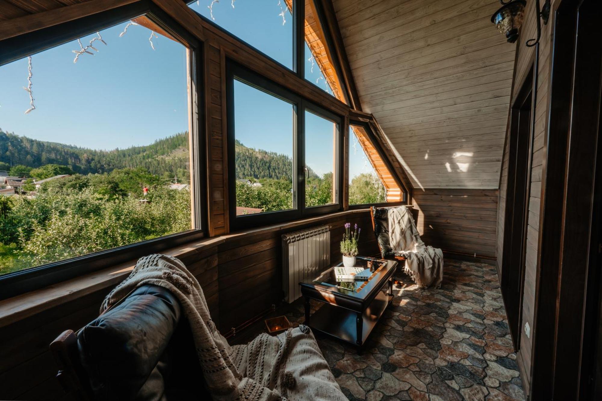 Moonlake Chalet Gainesti 外观 照片
