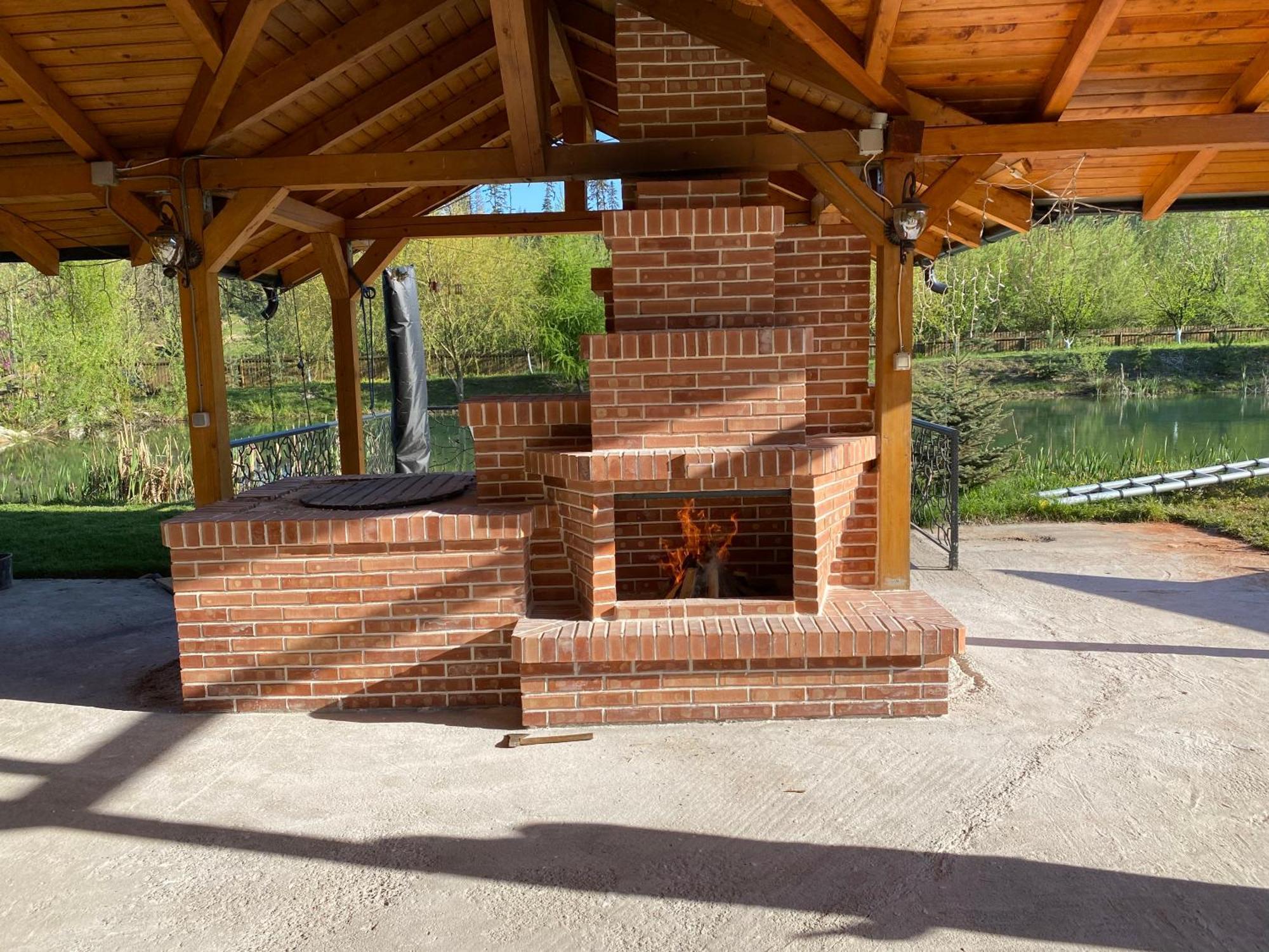 Moonlake Chalet Gainesti 外观 照片