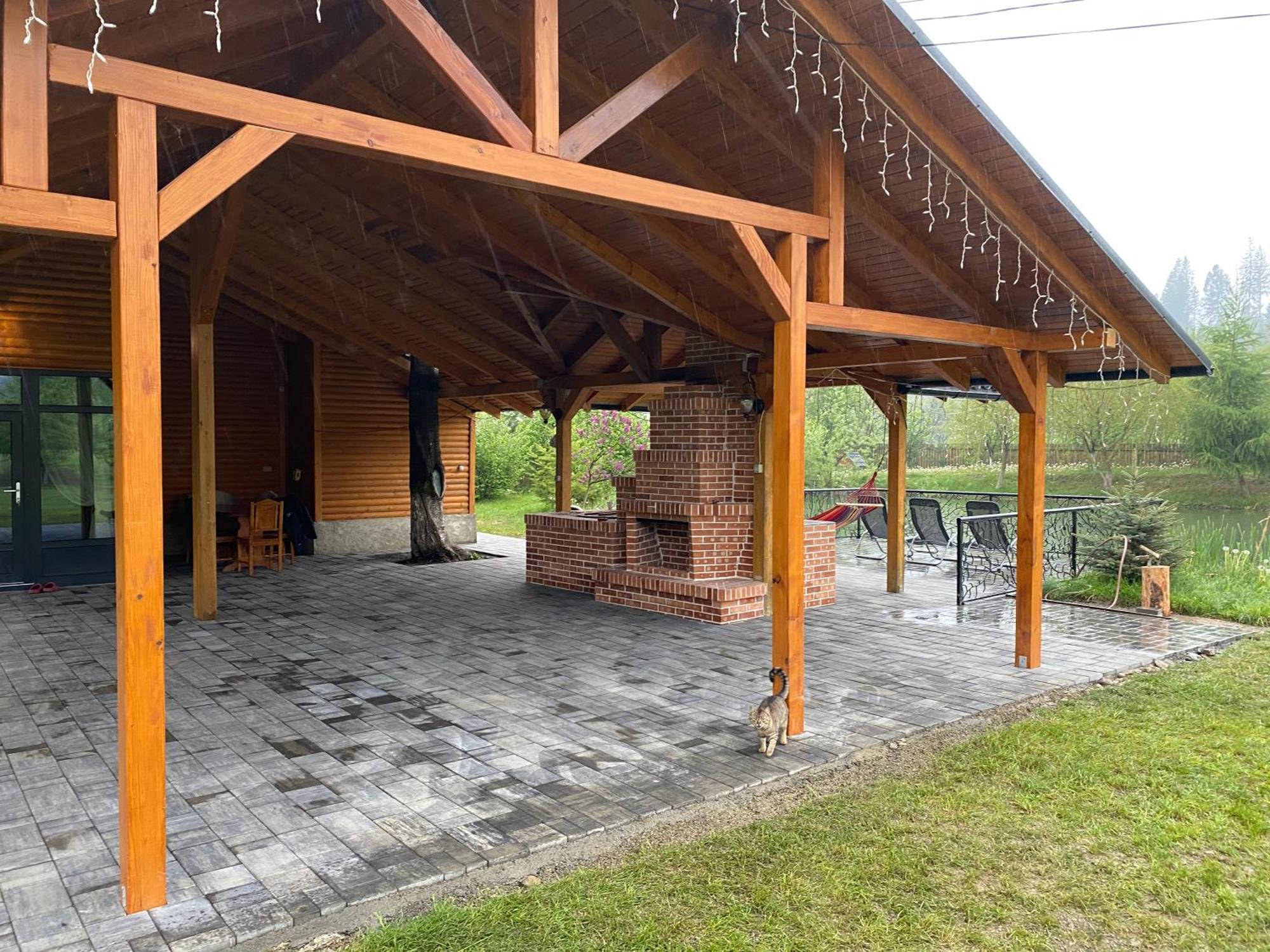 Moonlake Chalet Gainesti 外观 照片